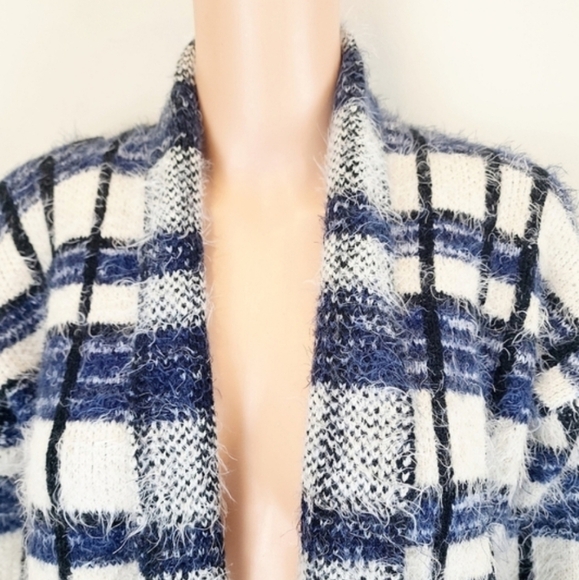 Anthropologie LA Fee Verte Plaid fuzzy open front Long sleeve cardigan - Picture 7 of 11